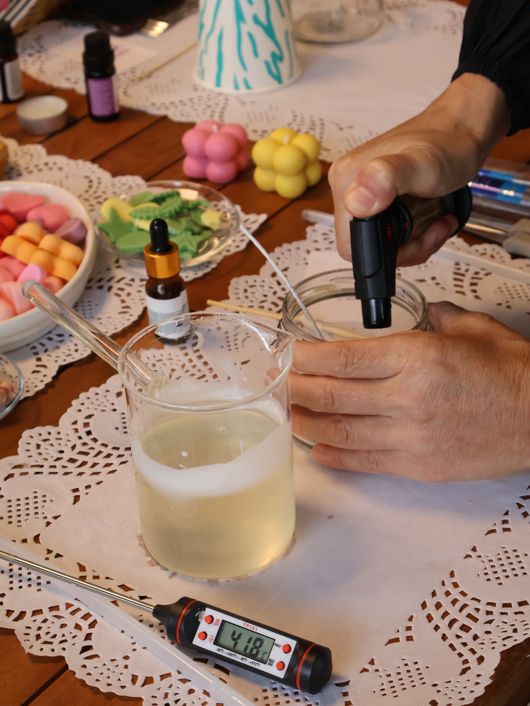 Mains fabriquant du savon